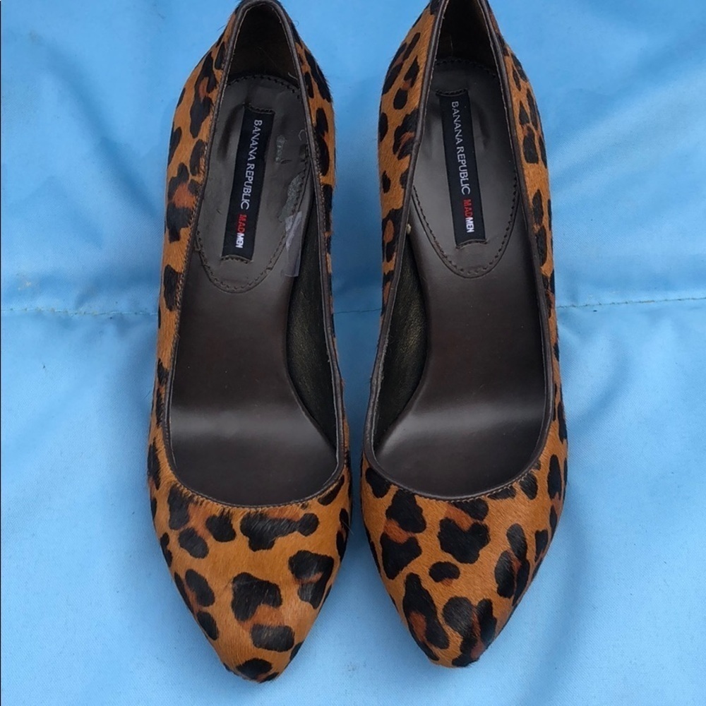 Banana republic leopard 4” heels.  Sz7